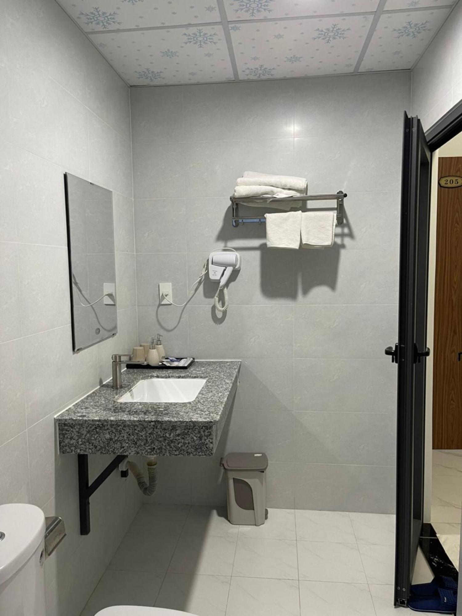 Duc Luu Quang Hotel Binh Thuan Tuy Phong Zewnętrze zdjęcie